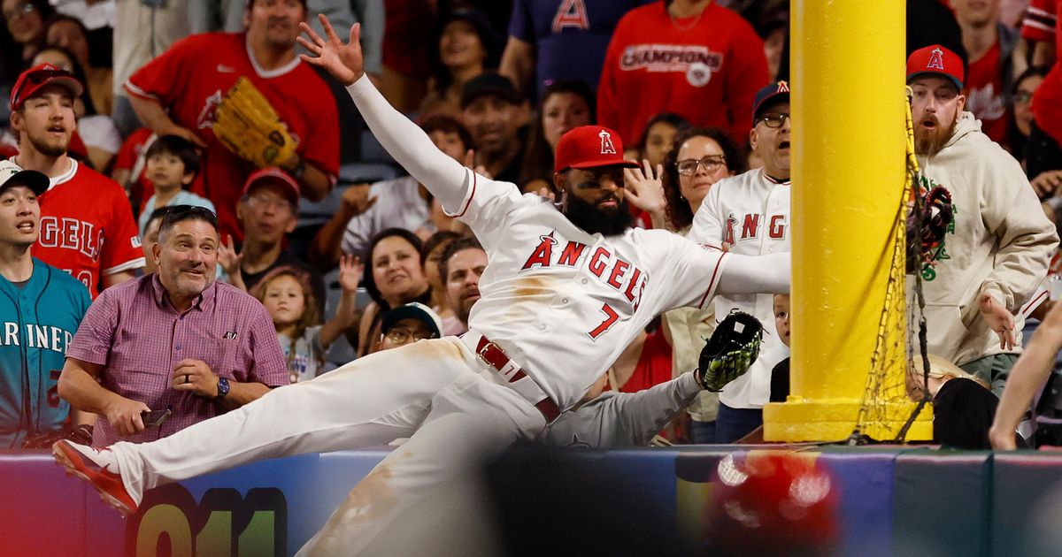 'Never seen anything like that': Angels outfielder Jo Adell robs 3 home runs in win over Mariners - The Seattle Times