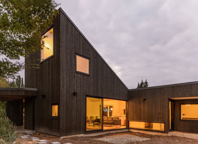 Ken Tadashi Oshima’s DADU was inspired by his expertise in Japanese architecture, particularly the spatial concept of oku. (Rafael Soldi / Courtesy of Robert Hutchison Architecture)