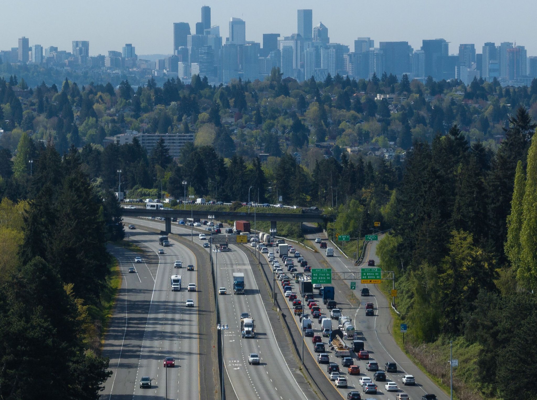 Southbound I-5 traffic crawls through North Seattle, while the express lanes point north to help those drivers  skip the Ship Canal Bridge construction zone.   (Nick Wagner / The Seattle Times)