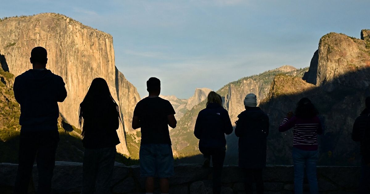 Yosemite ditches reservations, drawing huge crowds in a free-for-all
