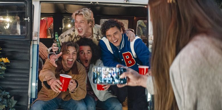 Off Campus' review: Prime Video adaptation scores in all the right ways |  The Seattle Times