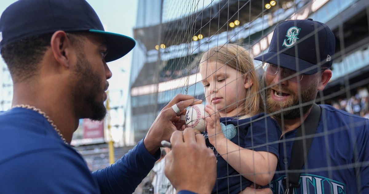 Photos: Seattle Mariners take on Chicago White Sox