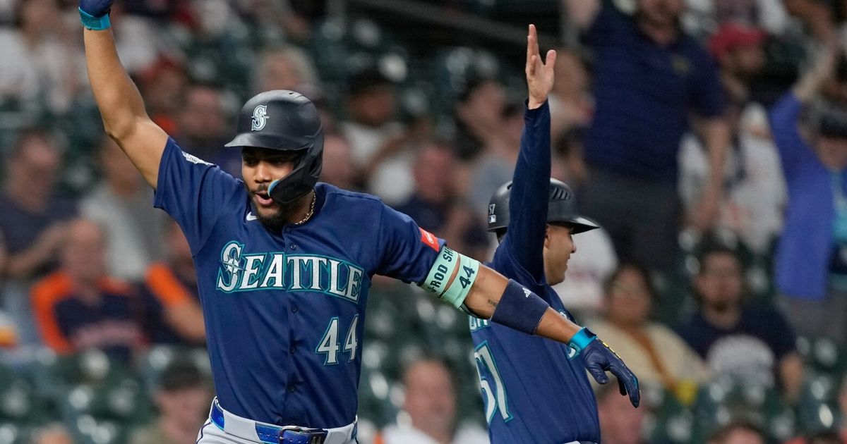 Julio Rodriguez belts homer, Andrés Muñoz finishes off Mariners’ win over Astros - The Seattle Times image