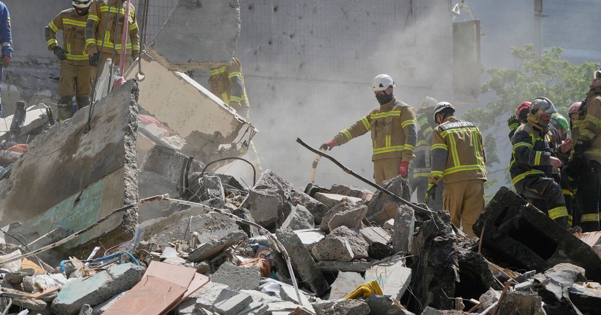 Kyiv mourns as death toll from Russian attack in the Ukrainian capital ...