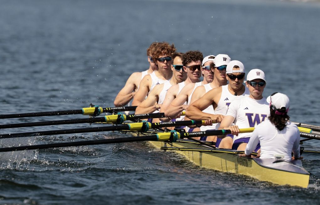Washington men's rowing captures 3rd straight national championship