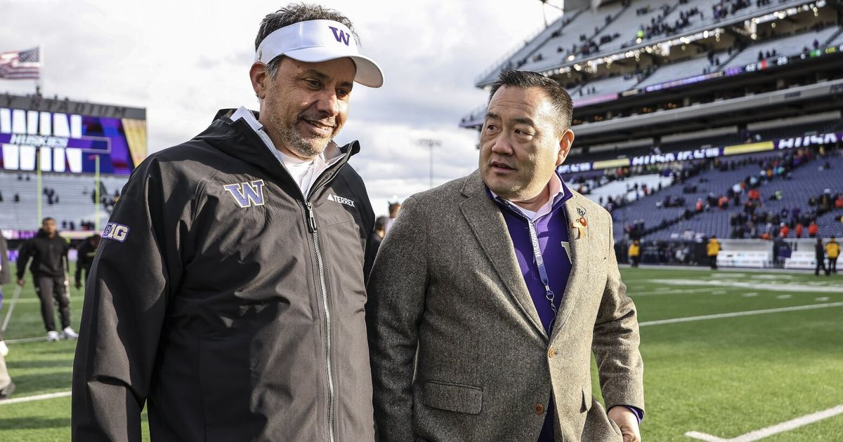Washington Huskies support 24-team College Football Playoff field