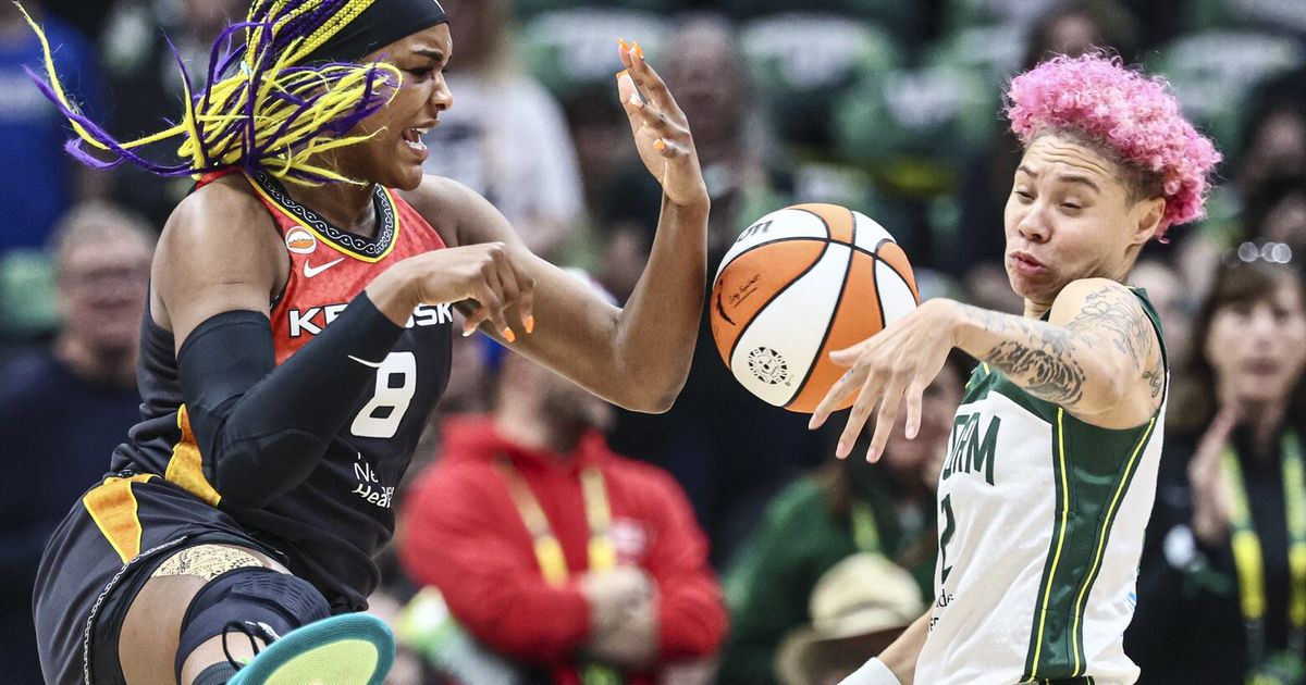 Photos: Seattle Storm defeat Connecticut Sun, 77-59