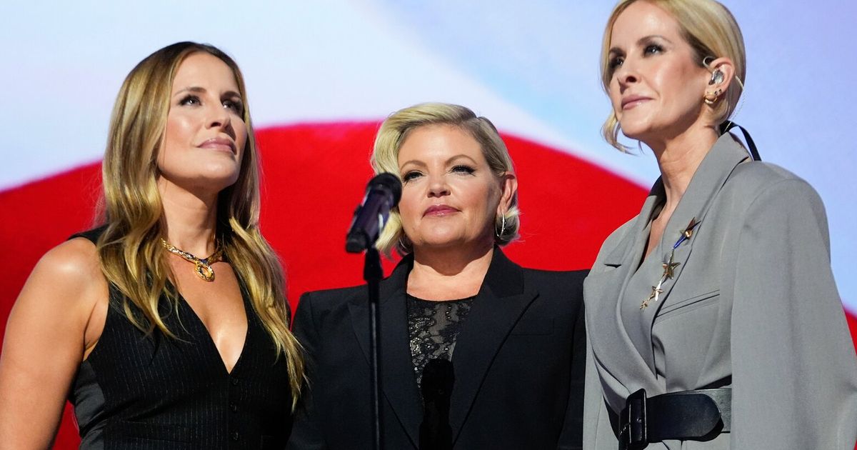 The Chicks announce intimate ‘Taking the Long Way’ 20th Anniversary Tour. ‘This is our lives’