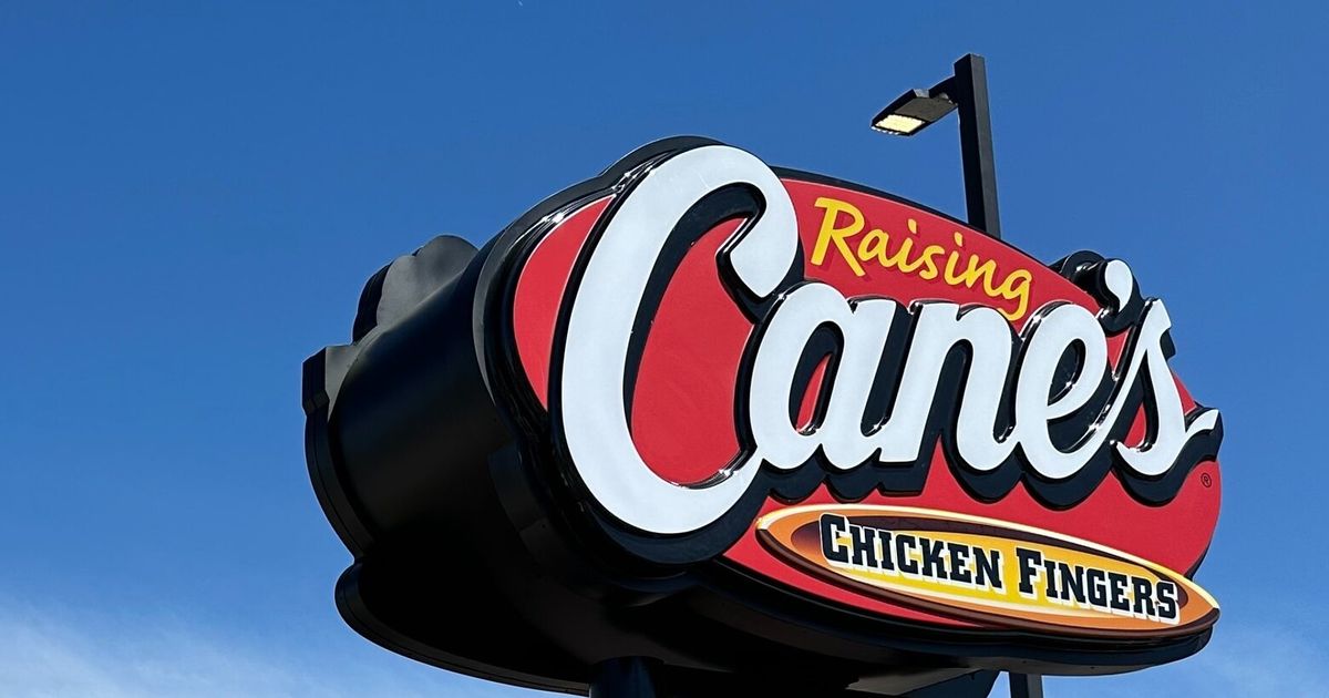 Popular chicken chain sets opening date for next Seattle-area location