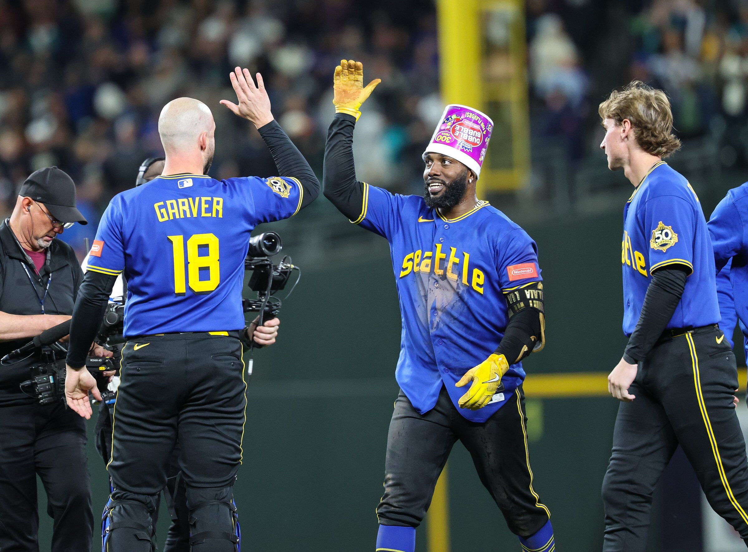Randy Arozarena's walkoff hit in 10th lifts Mariners over