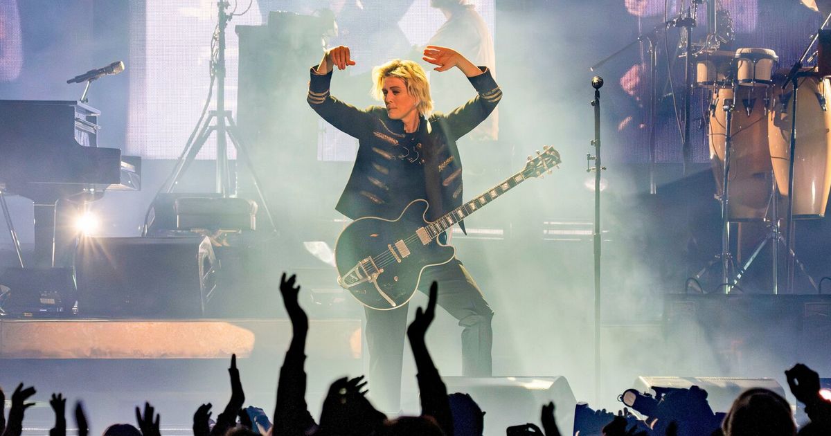 Brandi Carlile goes all out in frigid return to the Gorge