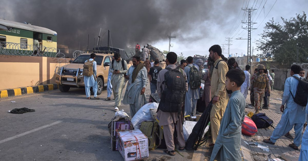 A powerful bomb has exploded near railway track in southwest Pakistan, wounding more than two dozen