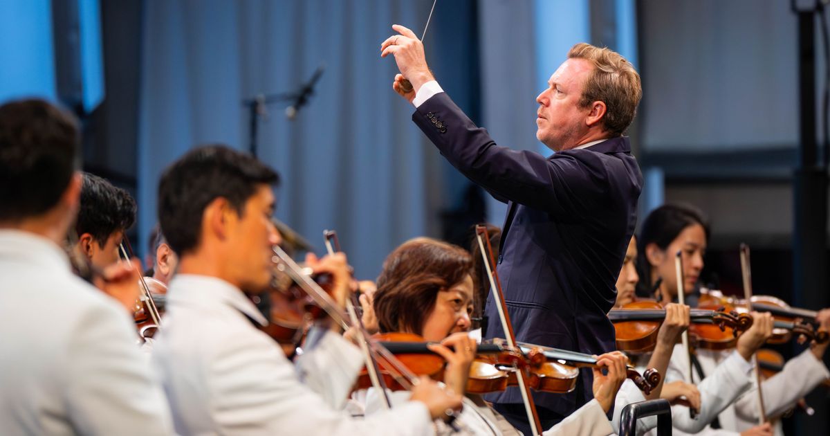 Daniel Harding, British conductor and pilot, to follow Dudamel as LA Philharmonic music director