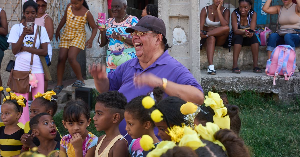 Cuban dancer finds meaning and work in the streets as the island’s art scene fades