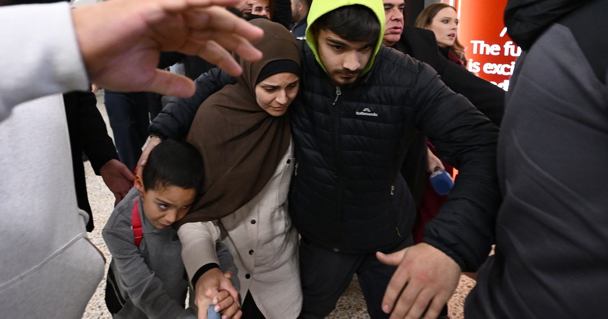 3 Australian women back from Syria face slavery and terrorism charges over alleged IS links