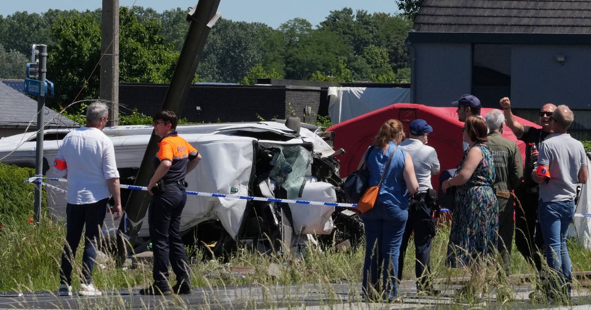4 dead, 5 injured in a crash between a train and a school bus in Belgium