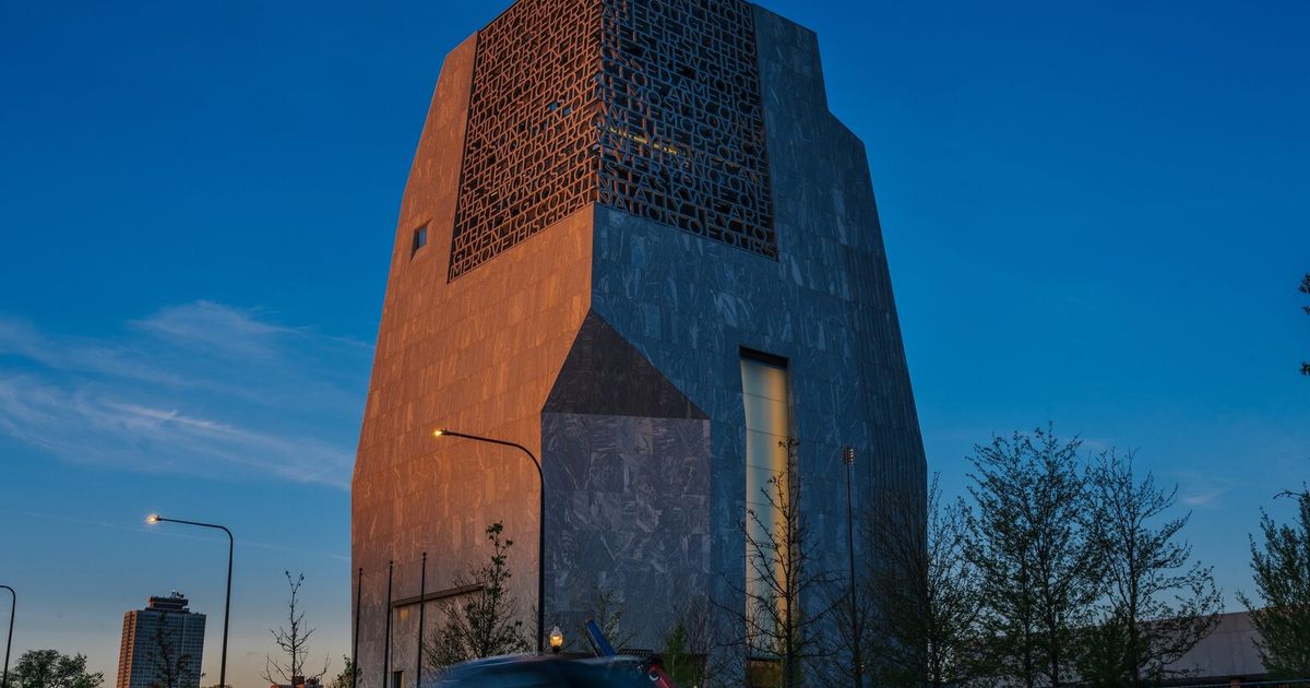 Obama Center’s 2 sides: A lovely park and a forbidding tower | Critic’s notebook