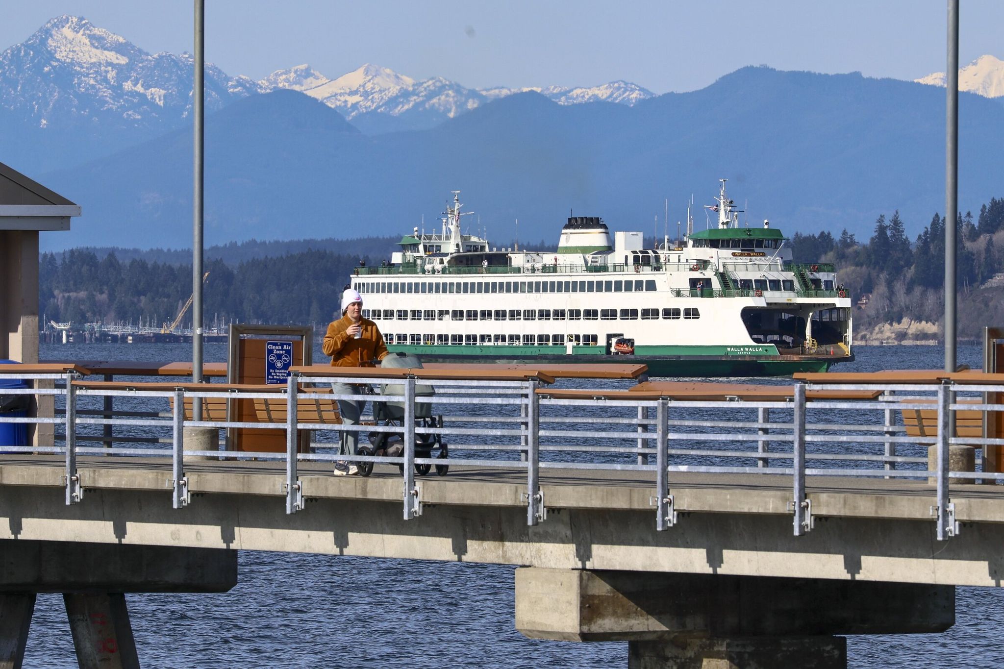 A ferry leaves the Edmonds terminal in March. (Kevin Clark / The Seattle Times)