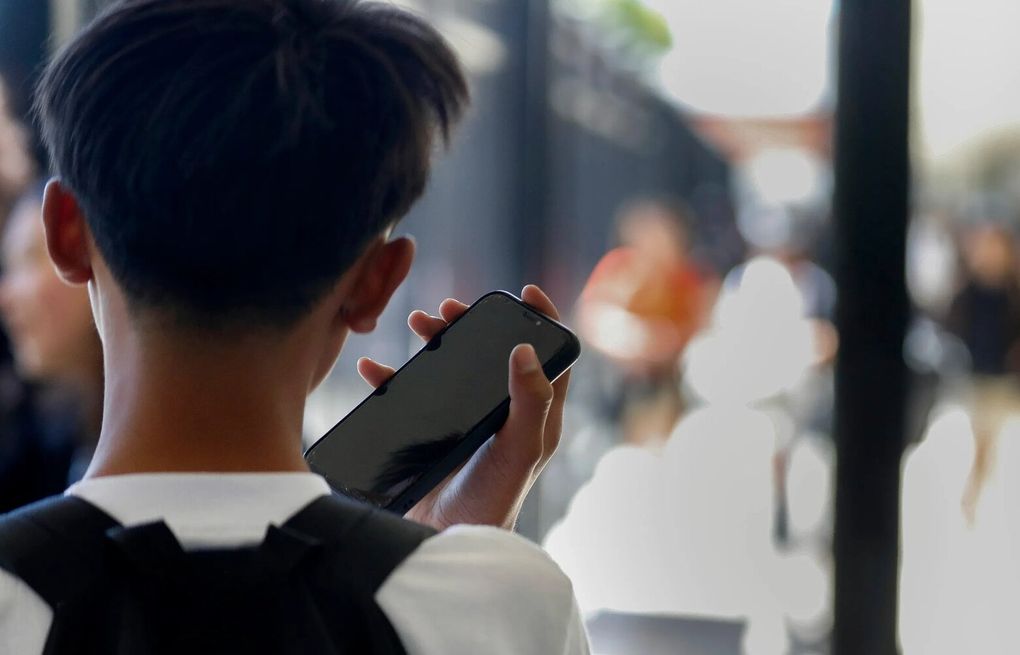 Nation's second-largest school district passes strict new screen time rules for students