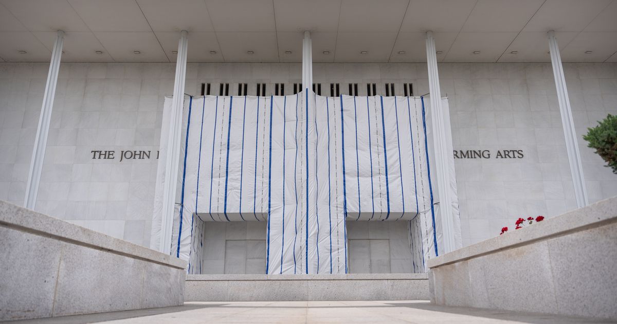 Kennedy Center says it isn’t required to reschedule shows after judge blocks 2-year closure