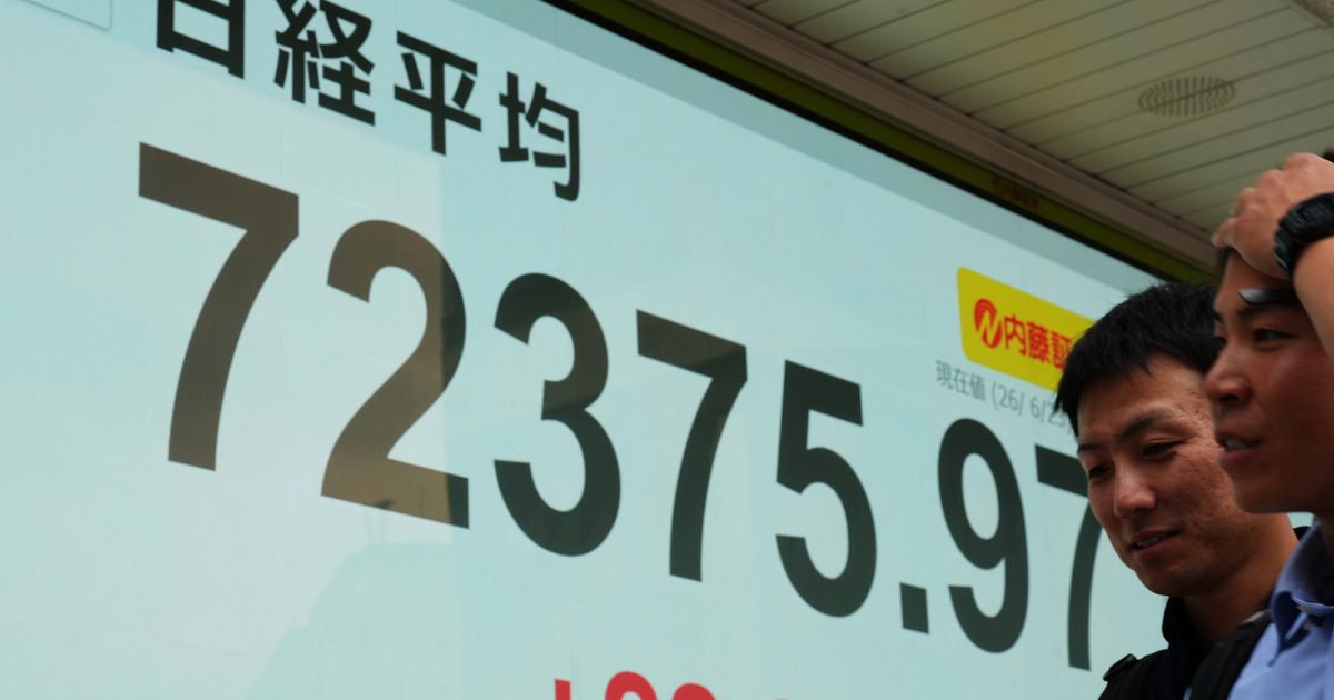Rebound in tech shares pushes Asian shares higher, while oil prices fall