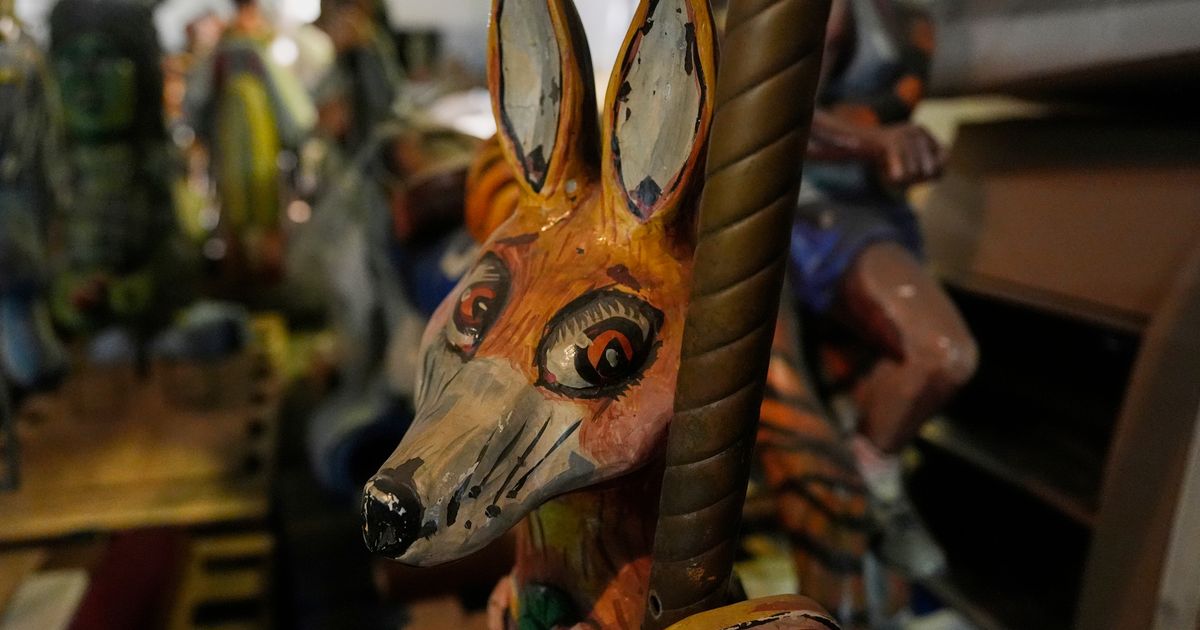 Will Red Grooms’ whimsical, wonderful Tennessee Fox Trot Carousel ride again?