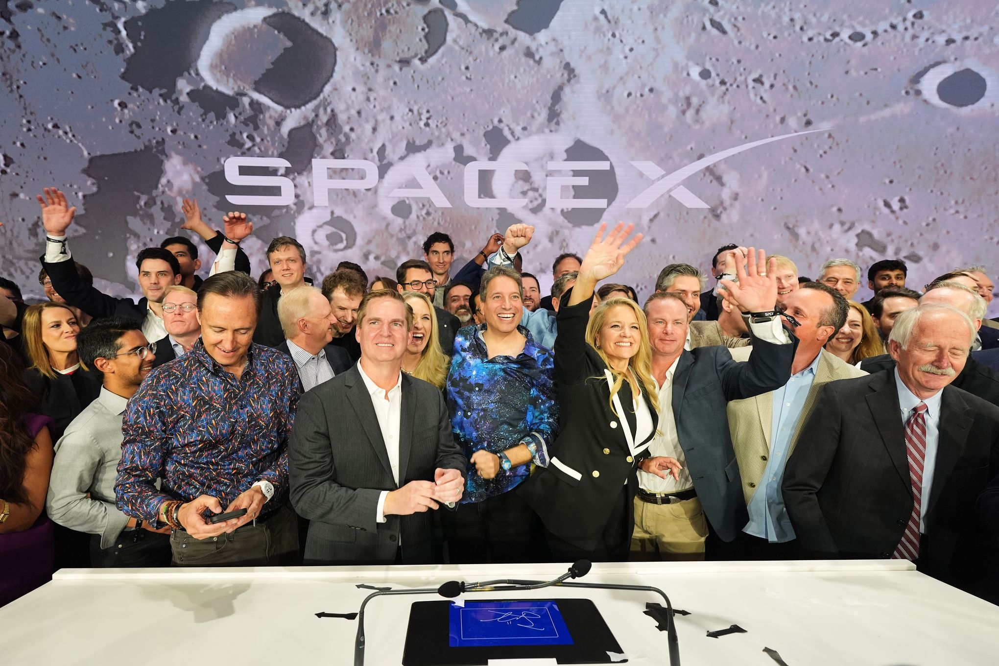 SpaceX stock soars in debut and makes Elon Musk the first trillionaire |  The Seattle Times