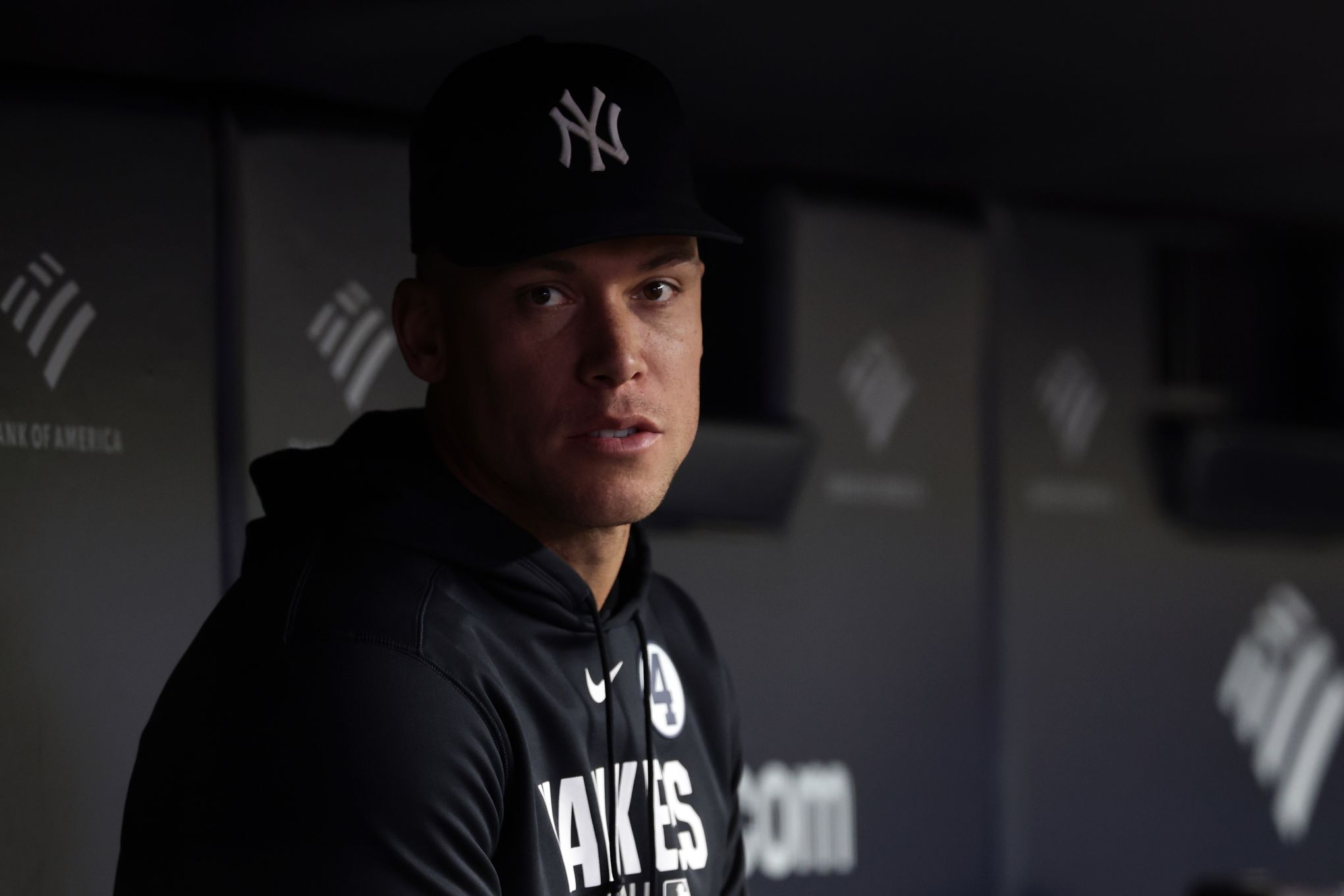 Yankees star Aaron Judge sidelined indefinitely with a rib stress fracture | The Seattle Times