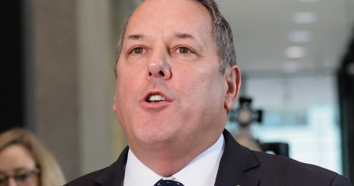 Top FBI agent in Chicago abruptly leaving post after being pushed to retire, AP sources say