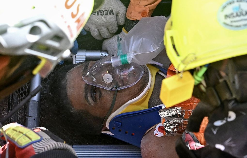 Man rescued 8 days after quake, a ray of joy in stricken Venezuela