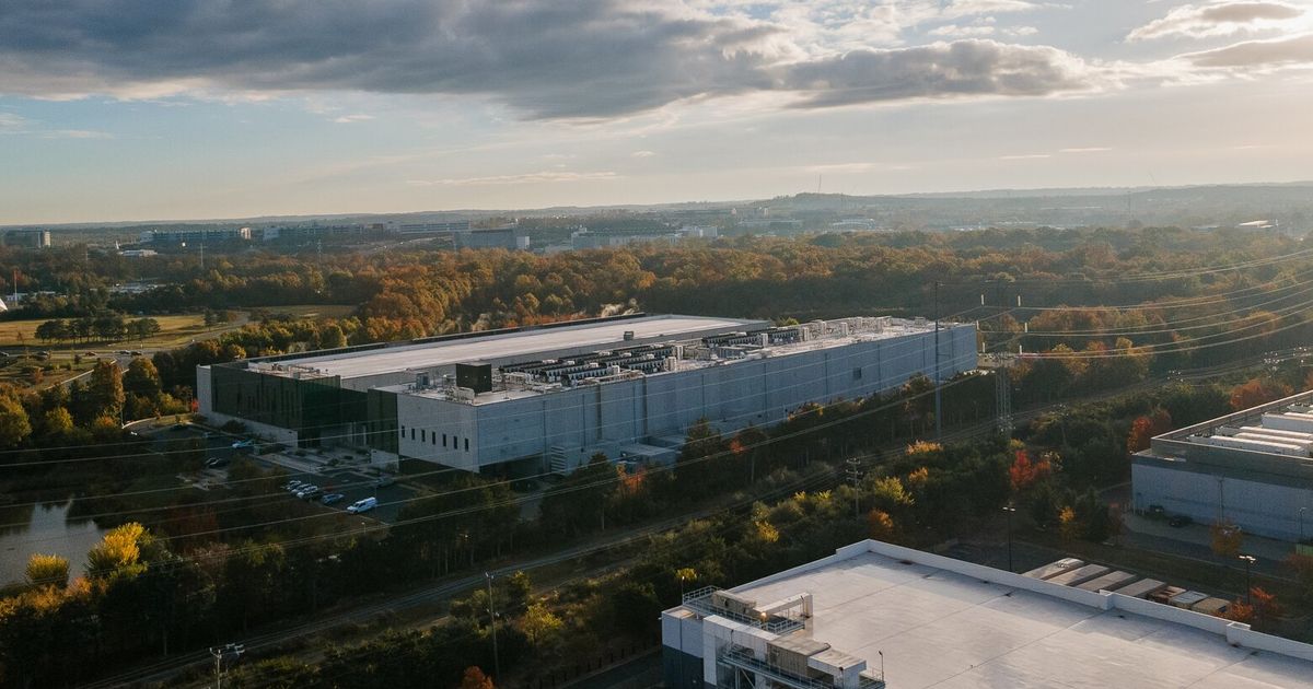 Tech giants’ data center fever spreads to adjacent warehouses