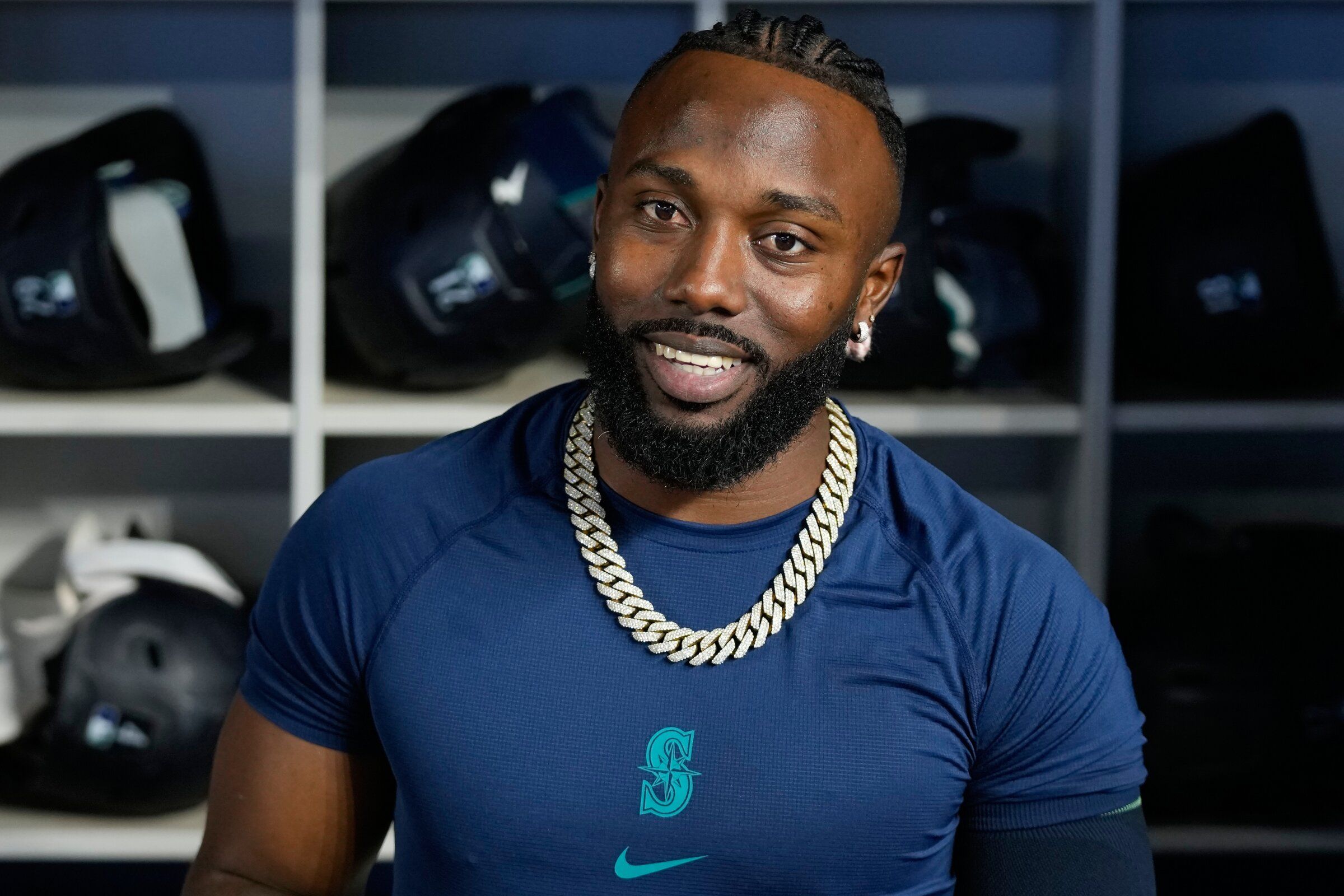 Mariners' Randy Arozarena has 'emotional' return to Tropicana