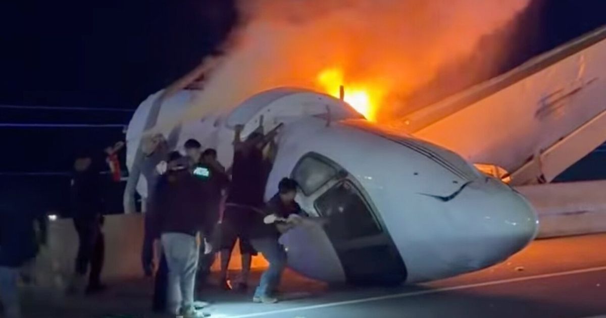 Both engines flamed out before small jet crashed in June on Texas highway, according to NTSB report