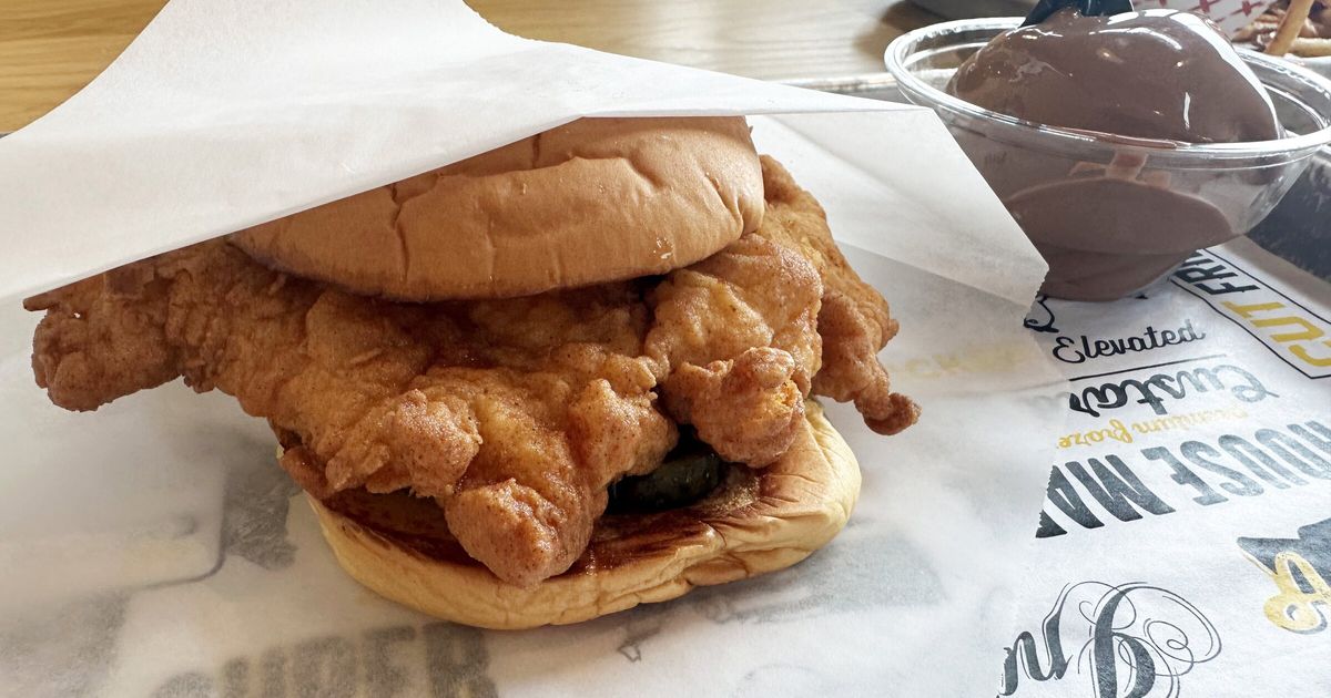 Seattle waterfront adds fried chicken chain with outlets in Tukwila, beyond