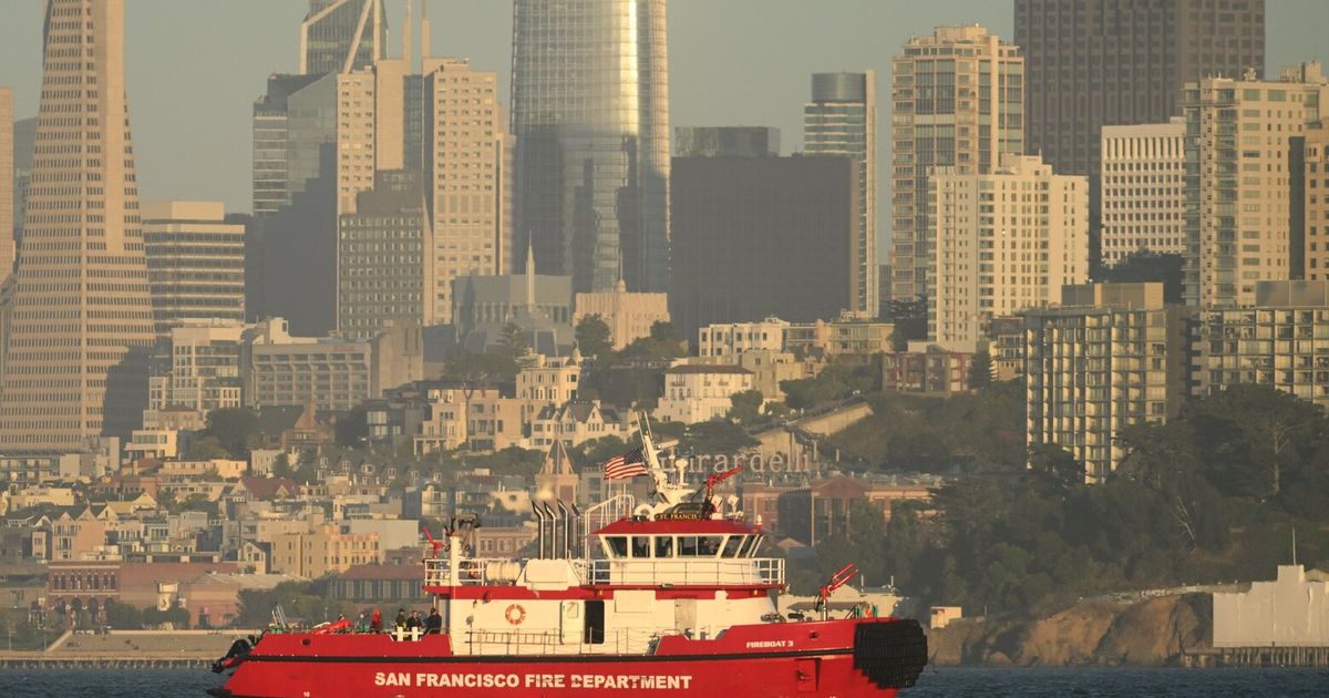Boat That Sank Near Alcatraz Rolled After Wave Struck, Officials Say - image 8