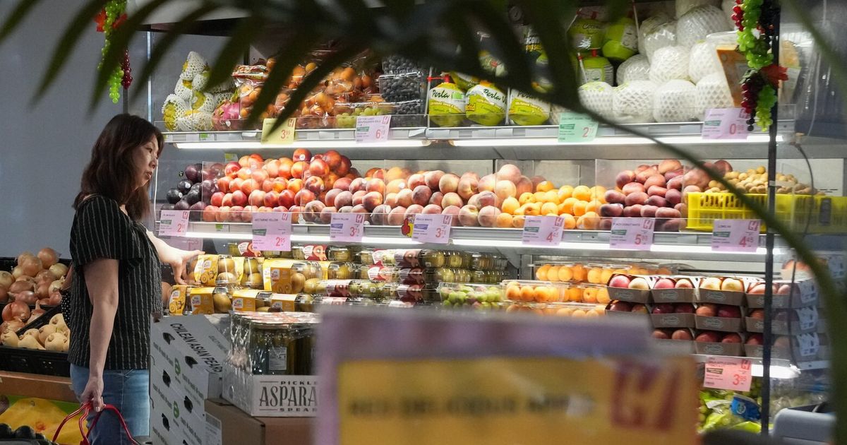 New clues about whether genes or environment influence our health more