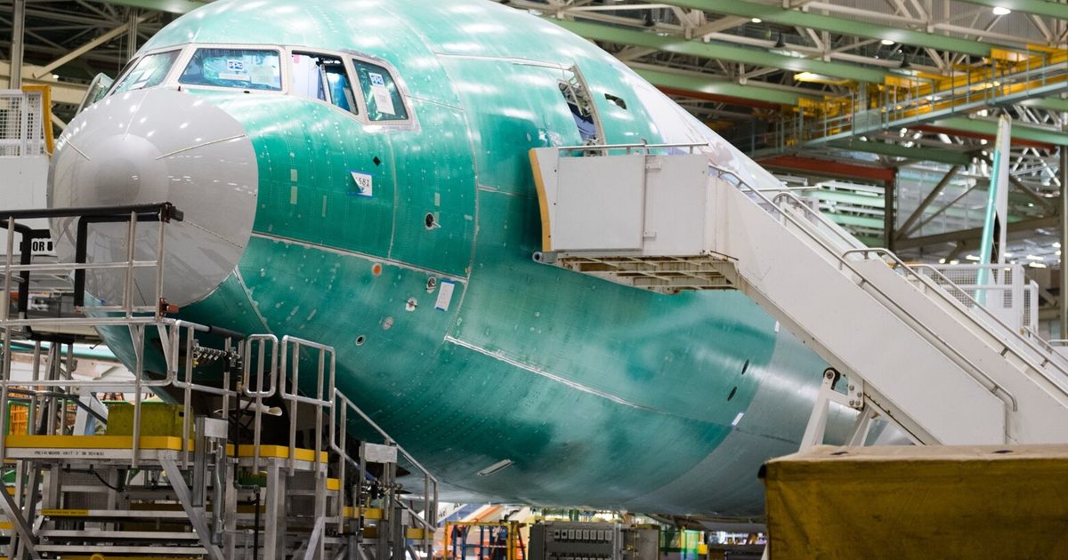 Gulf carrier Emirates says it won’t take early Boeing 777Xs, adding to program’s woes
