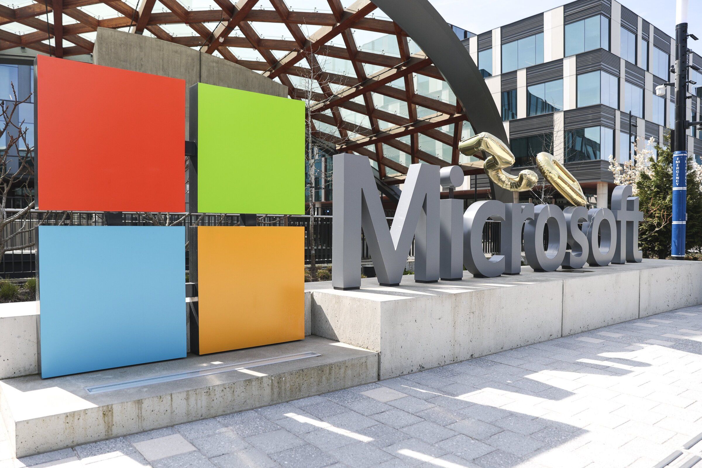 Widespread Microsoft 365 outage hits Outlook, Teams, and Xbox; thousands unable to log in as Microsoft investigates ongoing disruption
