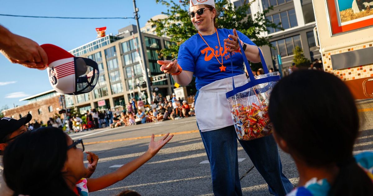 Seafair Torchlight Parade dazzles on the waterfront