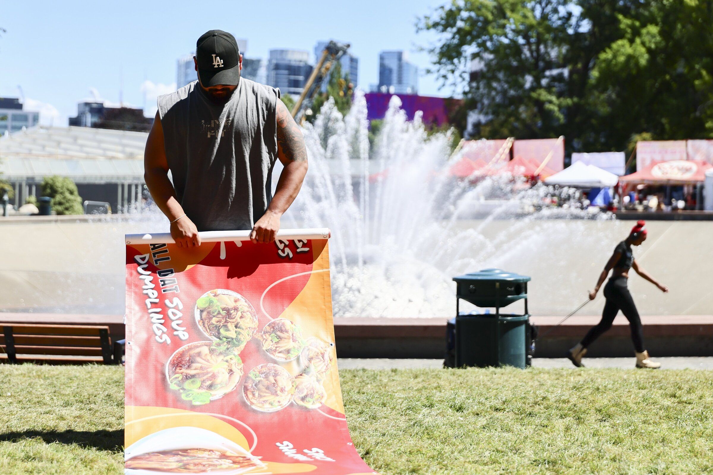 Shooting at Seattle Center food festival may be gang-related, police say; three dead, including one of the shooters