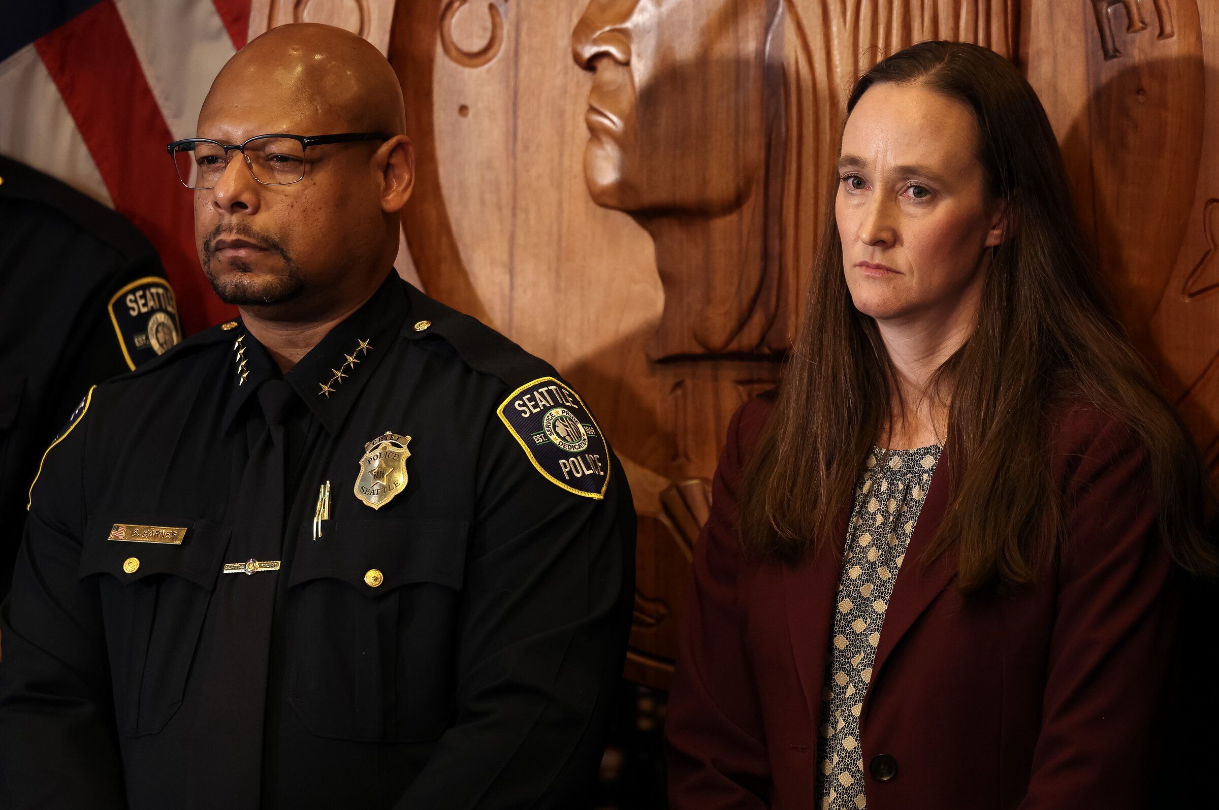 Seattle Center mass shooting prompts criticism as Mayor Katie Wilson admits mistakes and defends response; five-hour delay in alerting public about second suspect