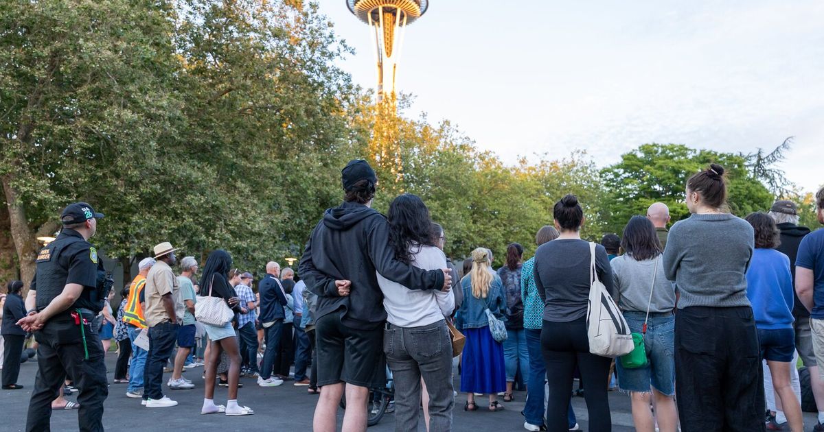 Mayor to give noon update on Seattle Center shooting