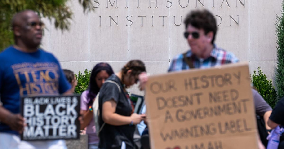 After claiming ‘bias’ at Smithsonian, Trump officials stage patriotic exhibition