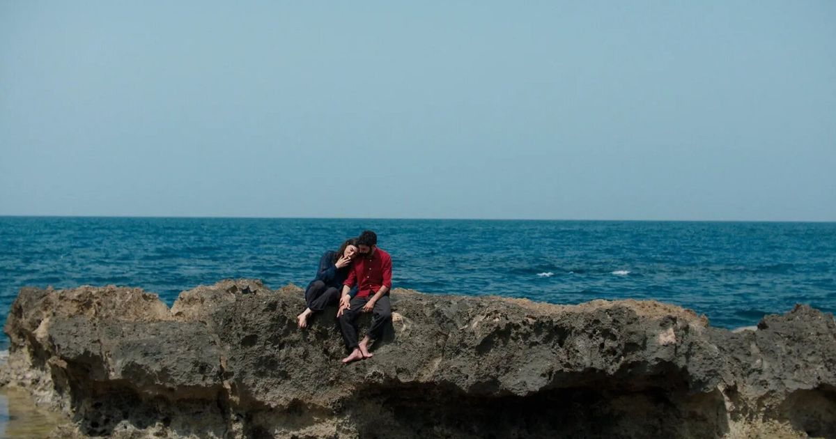 ‘A Sad and Beautiful World’ review: A love to overcome fear