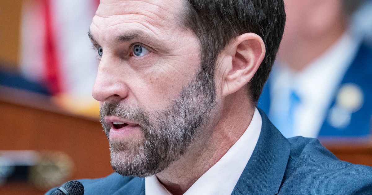 An Admiral’s Rise Reveals the Politics Driving Hegseth’s Pentagon