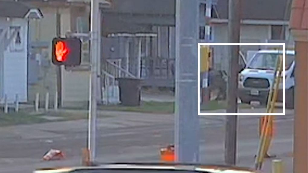 Videos show ICE pursuing van in unmarked vehicles before fatal shooting in Houston