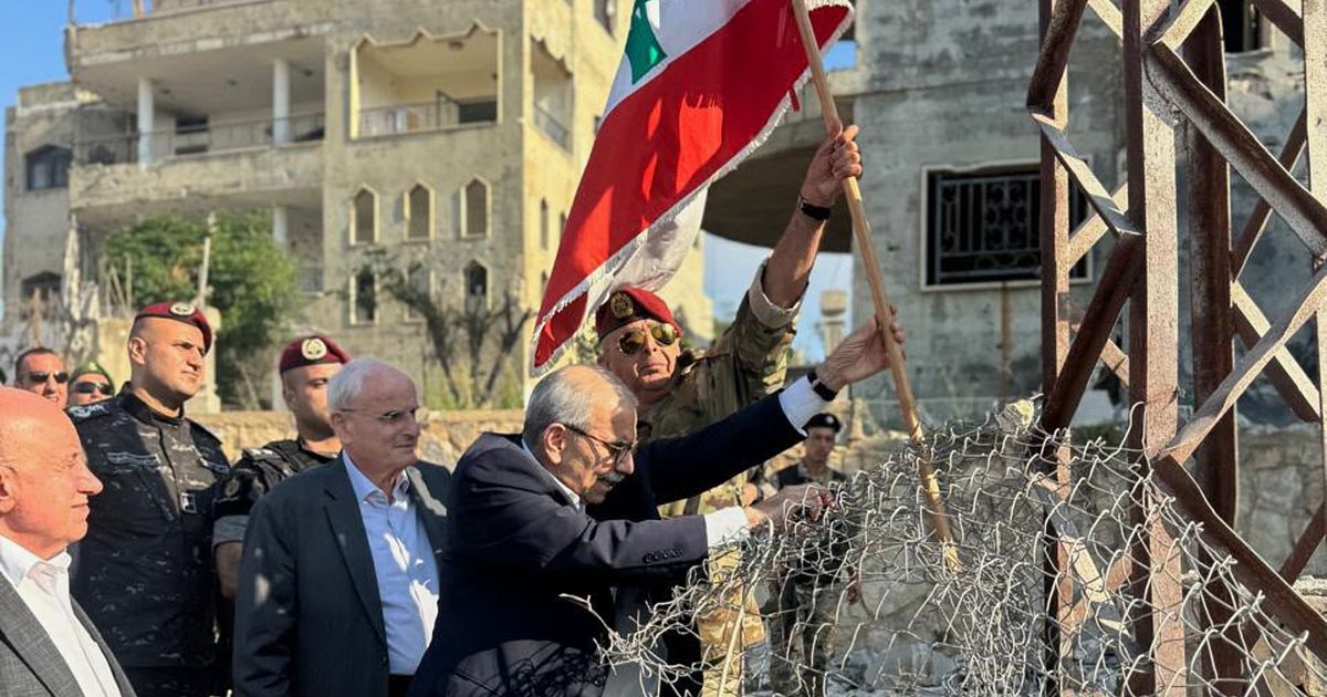 Lebanese Troops Deploy in Israeli-Held Village Under New Cease-Fire Plan - image 2