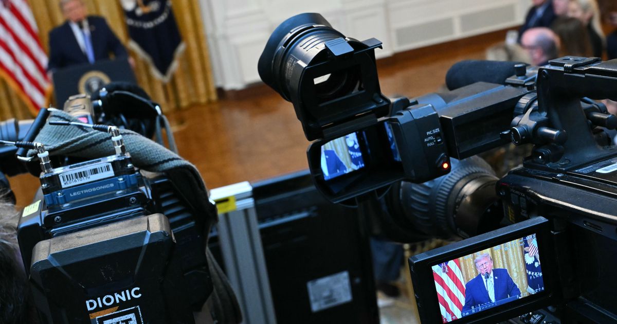 To air or not to air? Nation’s TV networks struggle to find the right balance for Trump speech