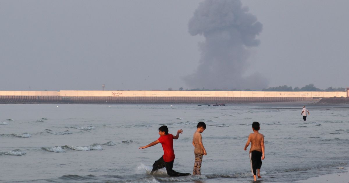 Expert says neither side controls Strait of Hormuz as fighting intensifies between U.S. and Iran - image 3