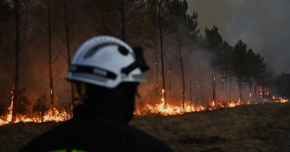 Firefighters battle the last hot spots of a monster wildfire in the southwest